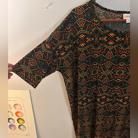 Beautiful Aztec Patterned Tunic! - Picture 3 of 4